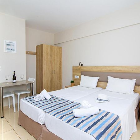 Theo Star Beach Hotel Малиа Екстериор снимка