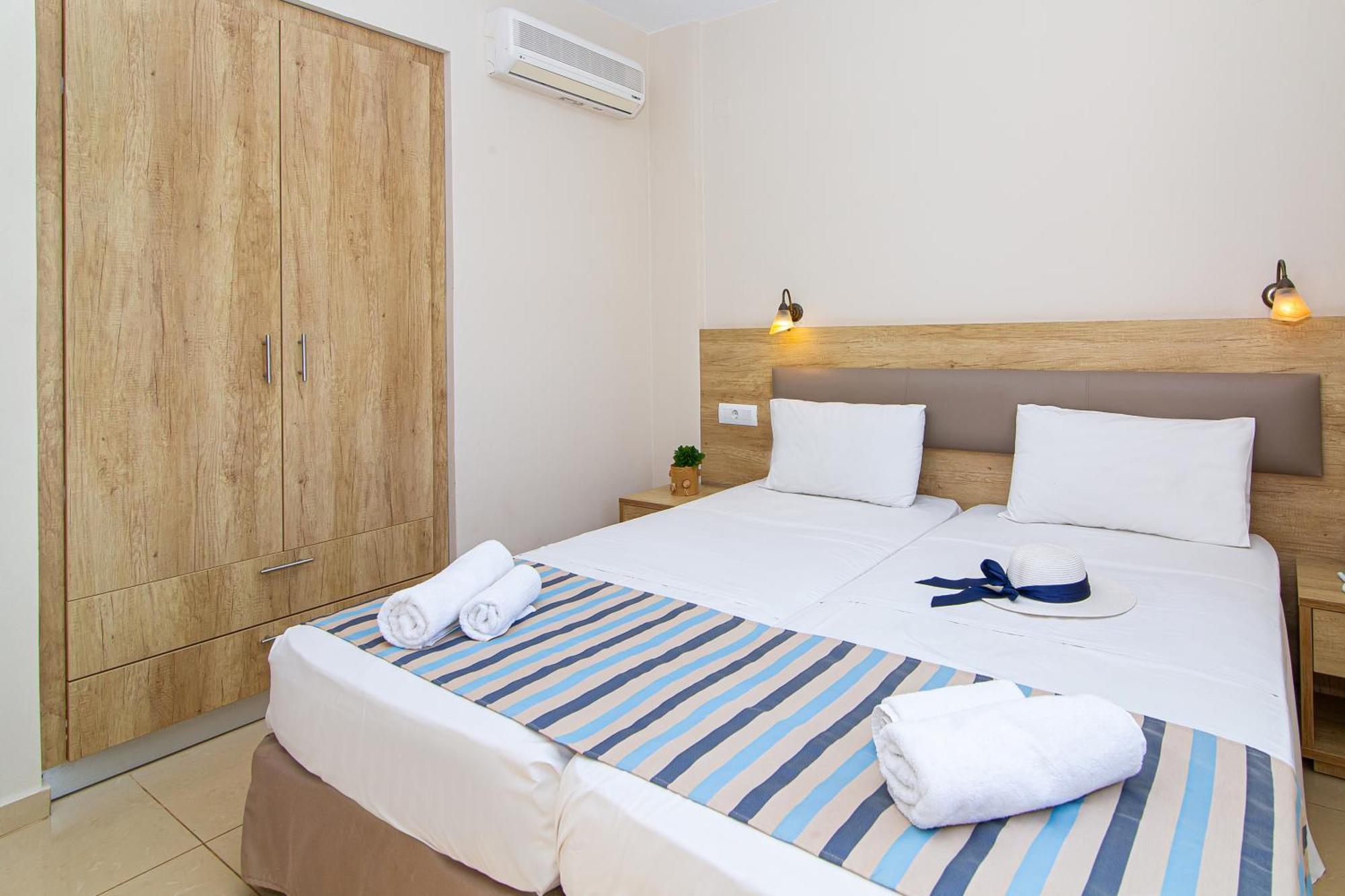 Theo Star Beach Hotel Малиа Екстериор снимка