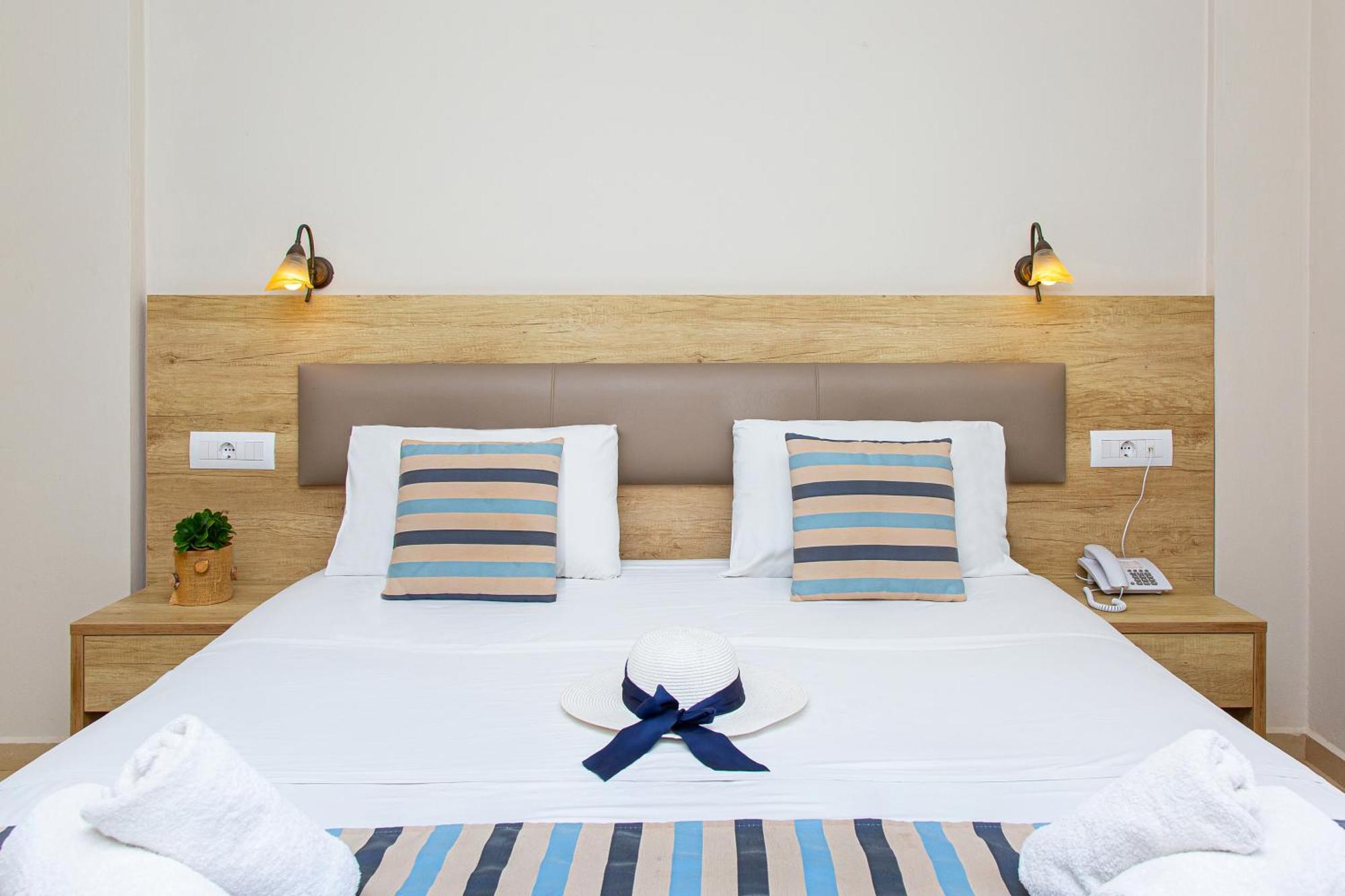 Theo Star Beach Hotel Малиа Екстериор снимка
