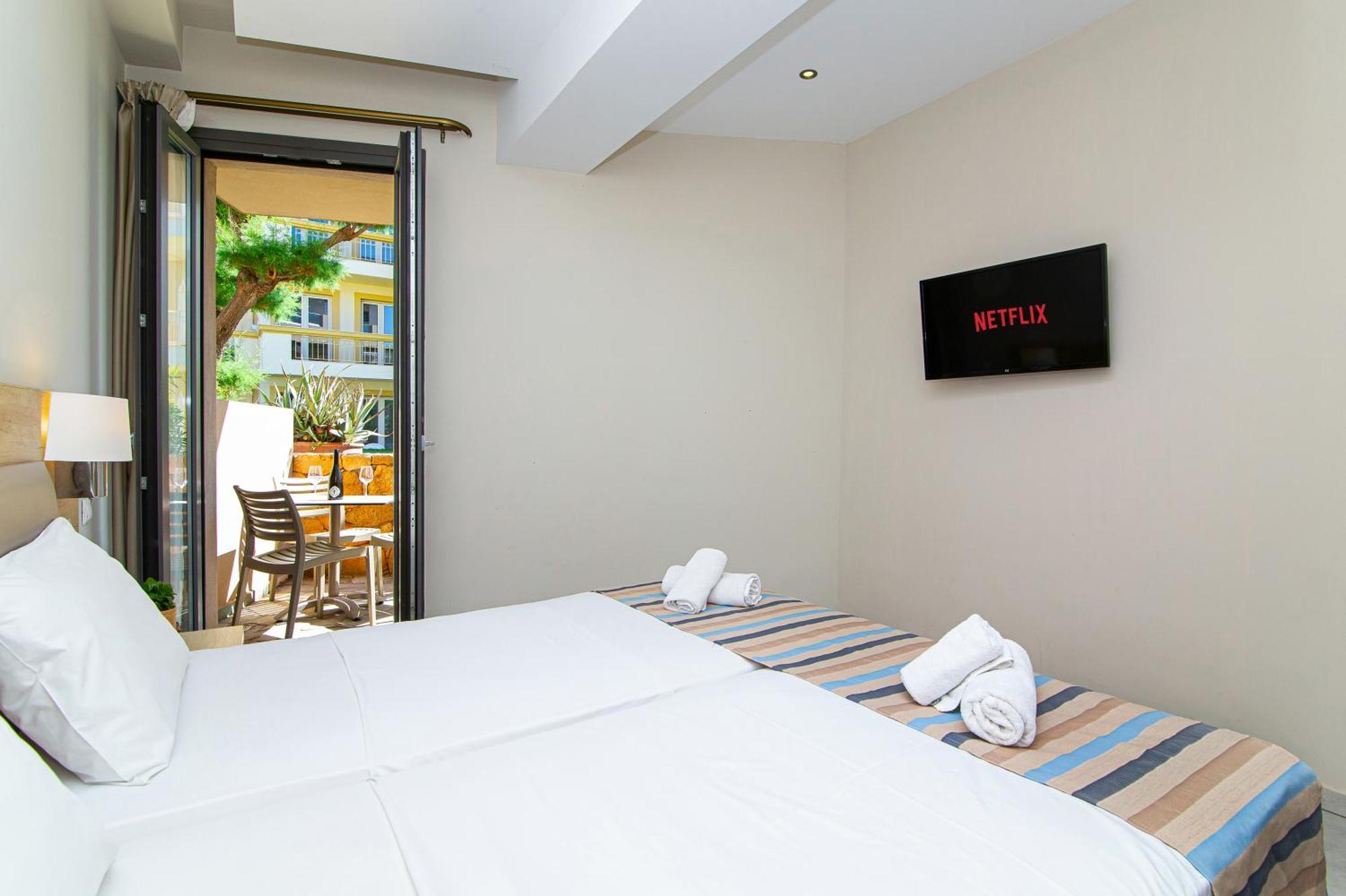 Theo Star Beach Hotel Малиа Екстериор снимка