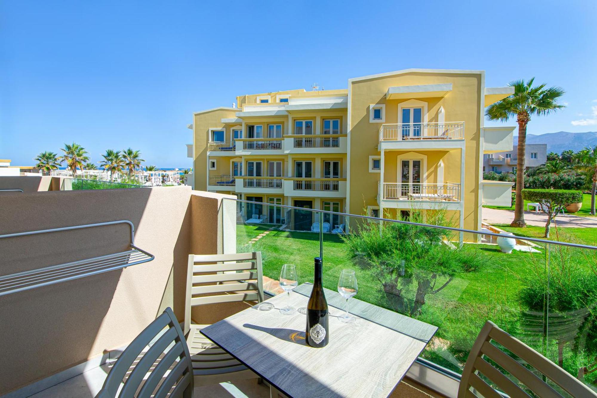 Theo Star Beach Hotel Малиа Екстериор снимка